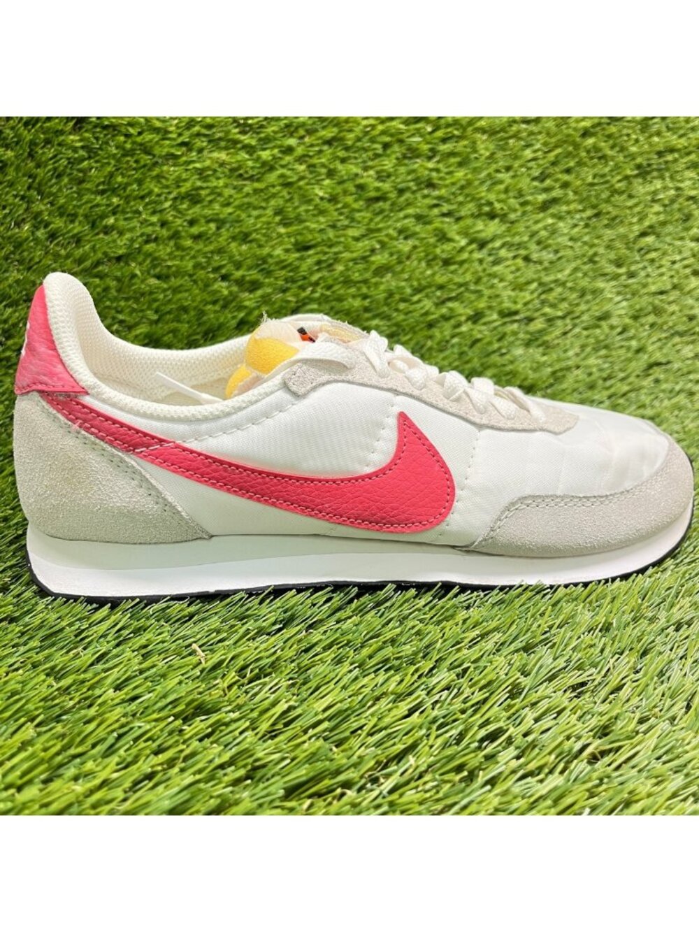 Nike Waffle Trainer 2 Womens Size 8.5 White Pink Athletic Running Shoes Sneakers